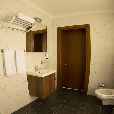 Old Town Boutique كوشاداسيه