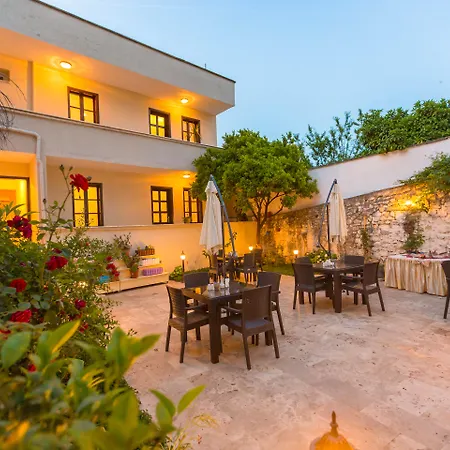 Old Town Boutique Hotell 5*